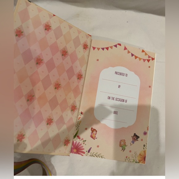 The A to Z Devotional Bible for Courageous girls - Picture 4 of 4